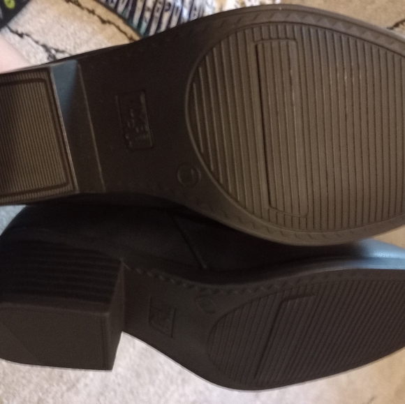 Time And Tru Black Short Boots WIDE WIDTH - Picture 2 of 6